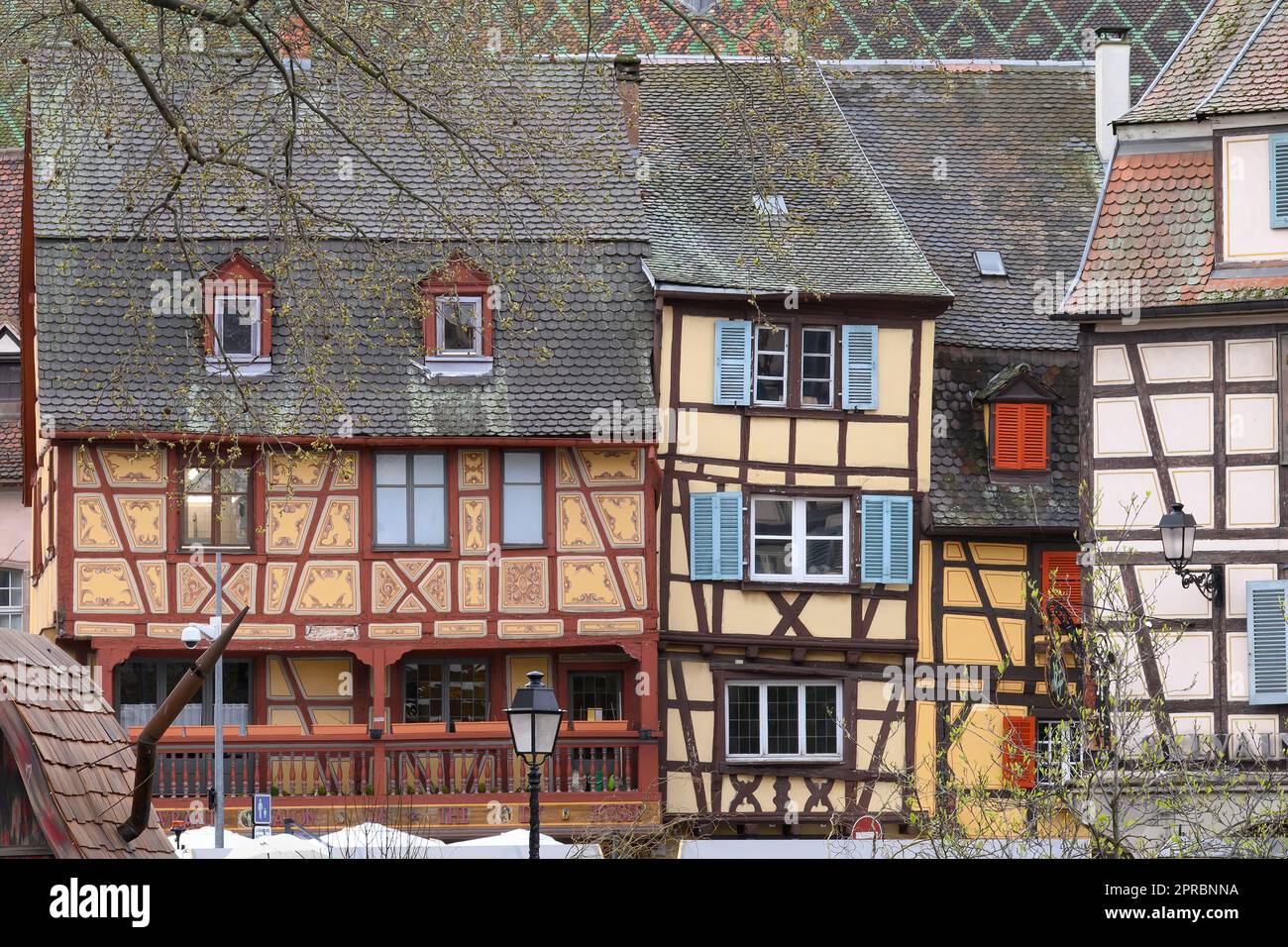Vista di una piazza a Colmar, Francia. Foto Stock