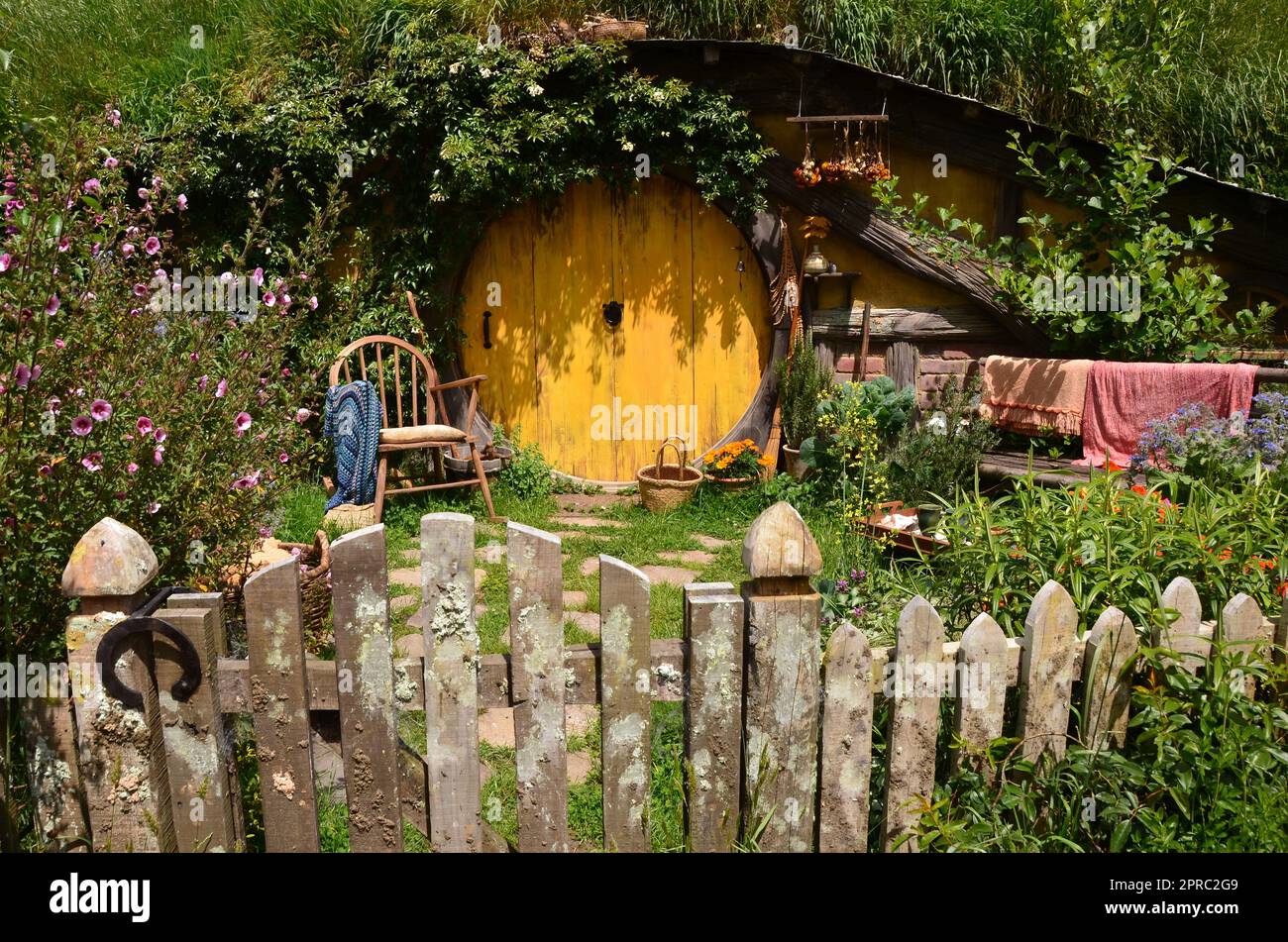 Hobbiton Movie Set e Hobbiton Homes in Nuova Zelanda Foto Stock