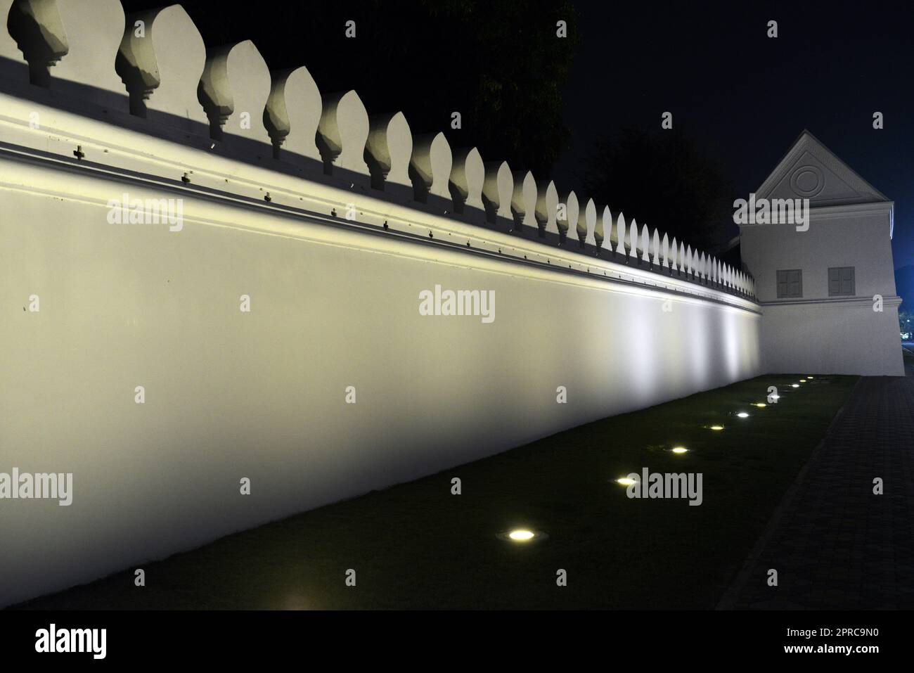 Il muro del Royal Thai Grand Palace a Rattanakosin Bangkok, Thailandia. Foto Stock