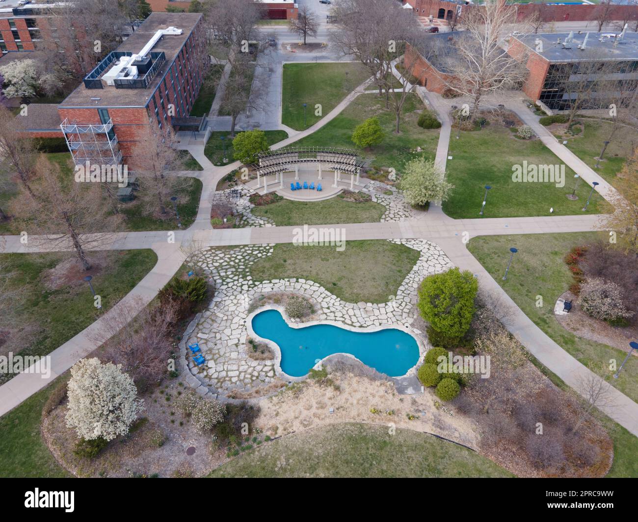 Fotografia aerea della Drake University in una bella serata primaverile. Des Moines, Iowa, Stati Uniti. Foto Stock