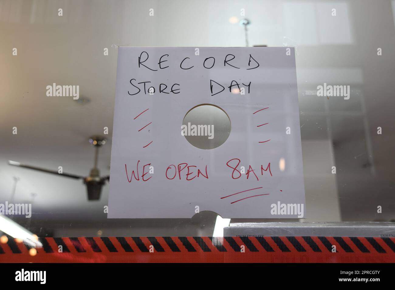 La cantante e cantautrice Leila Russack AKA Miss Zagato ha puntato sul National Record Day 2023 Foto Stock