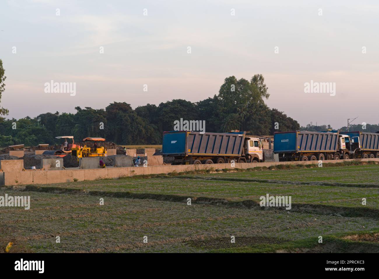 cantiere di costruzione di strada in india Foto Stock