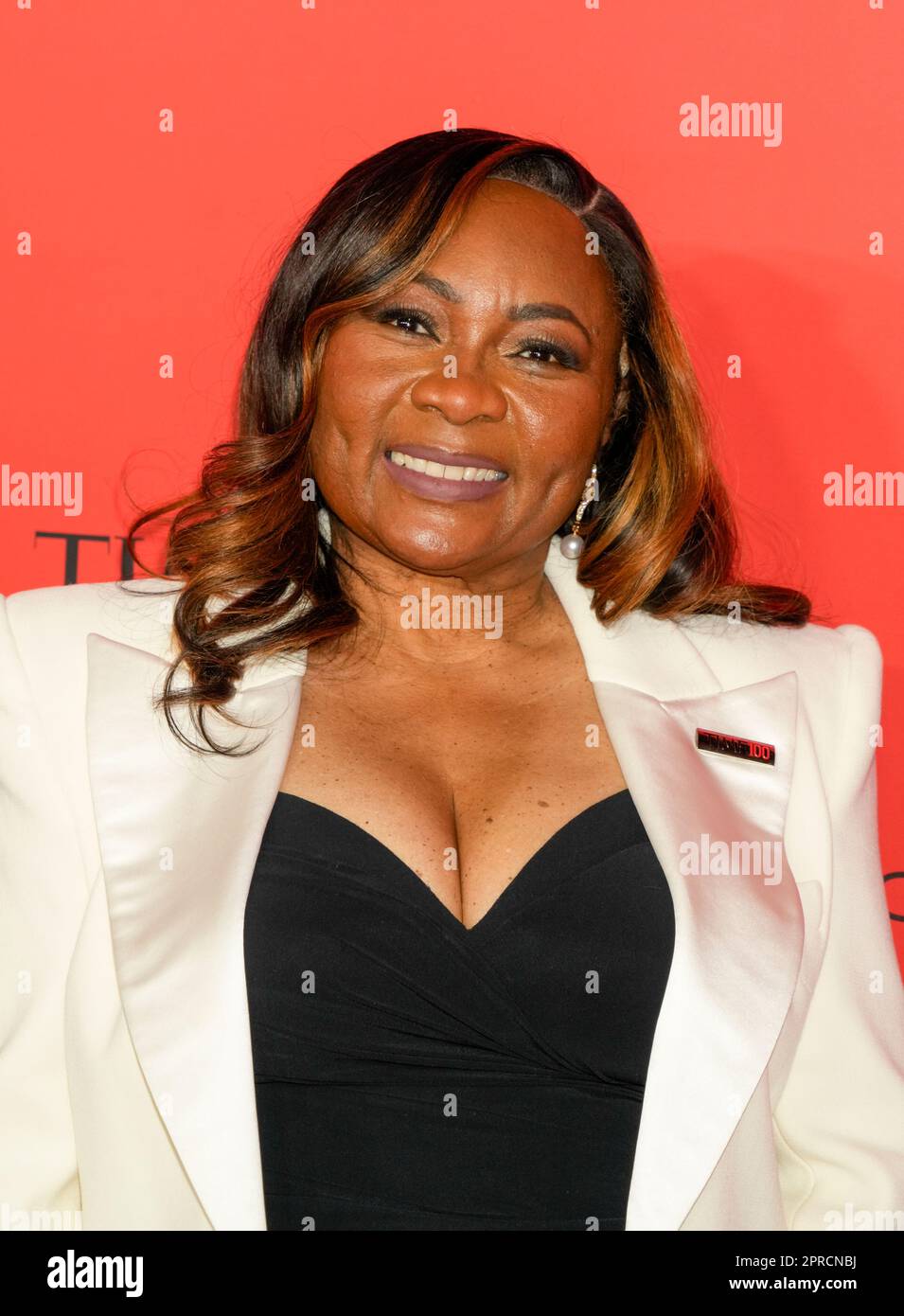 New York, Stati Uniti. 26th Apr, 2023. Catherine Coleman Flowers on the Red carpet durante il Time 100 Gala, che celebra le 100 persone più influenti del mondo, si è tenuta presso la Frederick P. Rose Hall, sede del Jazz al Lincoln Center di New York, USA. Credit: Jennifer Graylock/Alamy Live News Foto Stock