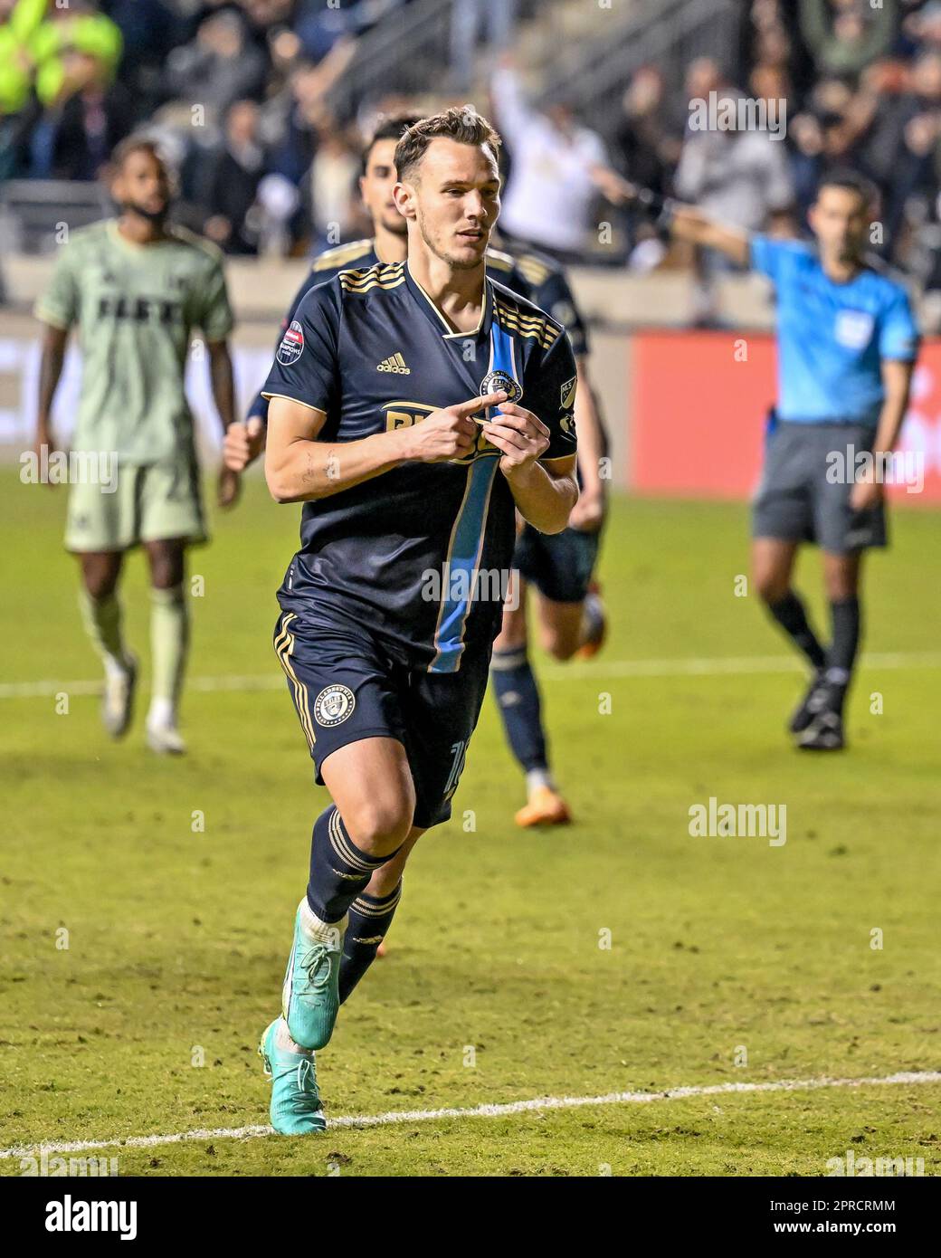 Chester, PA, USA - 26 Aprile, 2023 - Daniel Gazdag celebra il suo calcio di punizione come MLS Sides Philadelphia Union e Los Angleles Football Club TIE 1-1 nella semifinale CONCACACAF Champions League al Subaru Park di Chester, PA - Photo Credit: Don Mennig Alamy Live News Foto Stock