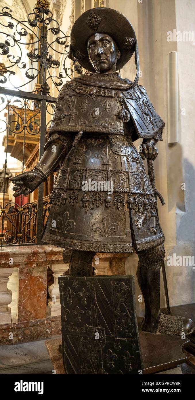 Filippo il Buono o Duca di Borgogna statua di bronzo al museo Hofkirche di Innsbruck per l'imperatore Massimiliano I. Foto Stock