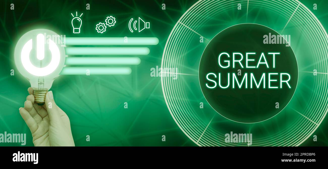 Scritta a mano Great Summer. Approccio aziendale divertimento buon sole andare in spiaggia godersi una donna all'aperto con la lampadina e il pulsante di accensione digitale che condivide nuove idee. Foto Stock
