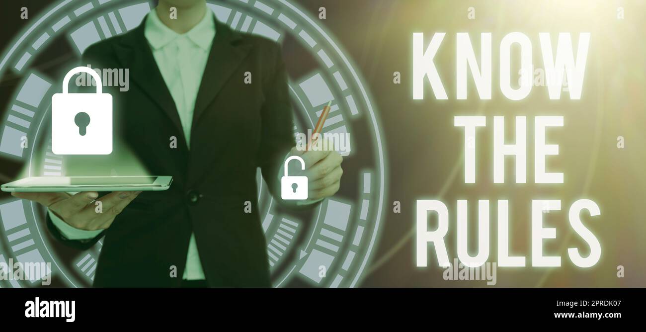 Testo che mostra l'ispirazione conosci le regole. Foto concettuale Scoprite il principio accettato o le istruzioni per seguire l'utente che tiene il cellulare in cornice digitale con La condivisione delle informazioni. Foto Stock
