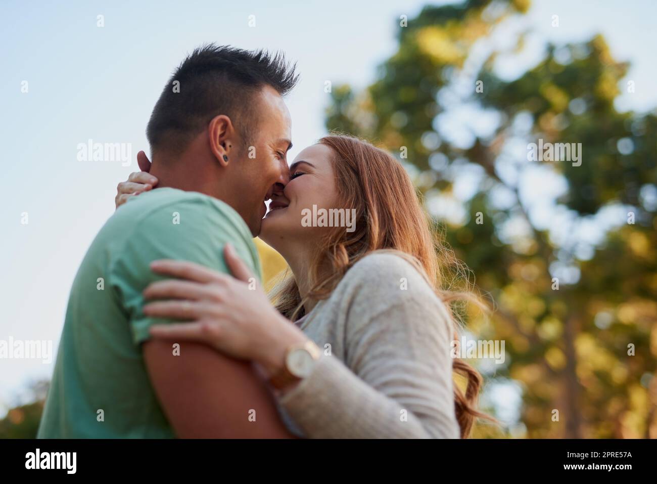 Bacio del giorno immagini e fotografie stock ad alta risoluzione - Alamy