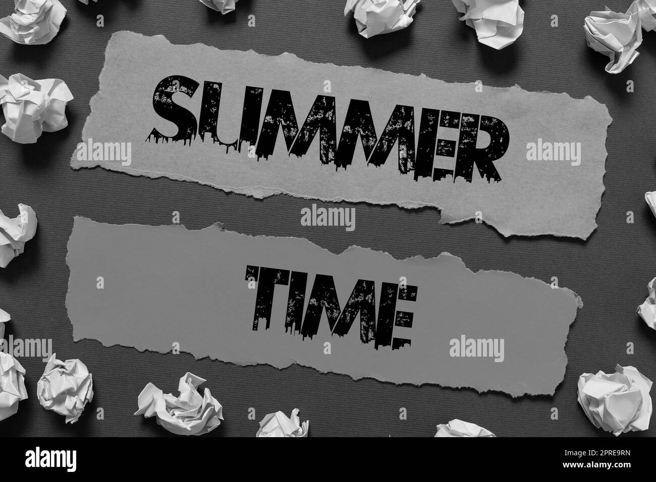 Segno di testo che mostra l'ora estiva, foto concettuale la stagione più calda dell'anno caratterizzata da brevi notti Foto Stock