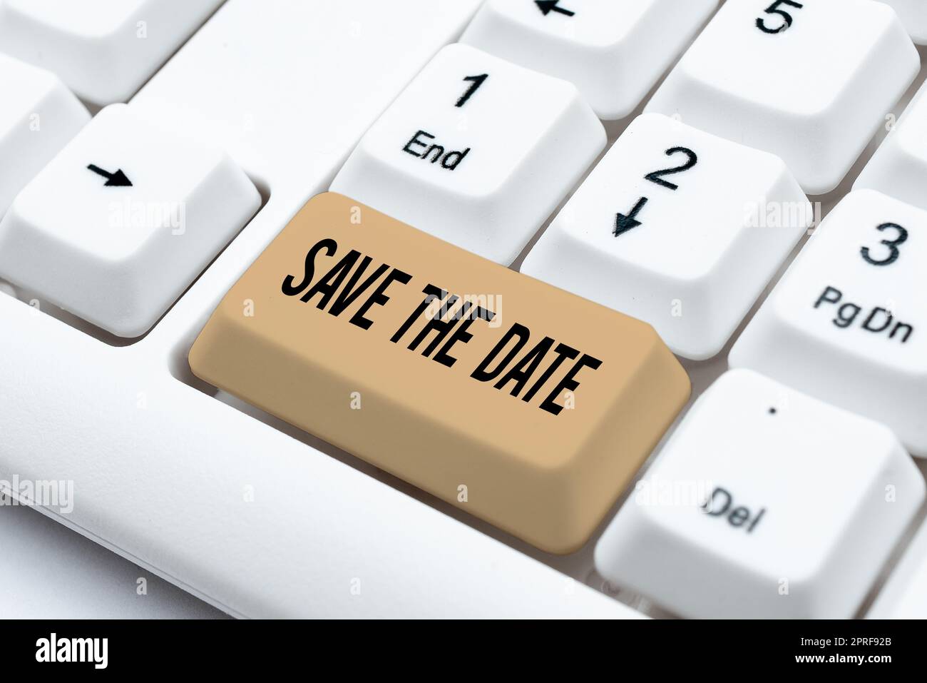 Firma con Salva la data. Word per gli eventi sistematizzati attività pianificata registrata casella di chat in stile fumetto con spazio di copia che rappresenta la comunicazione. Foto Stock