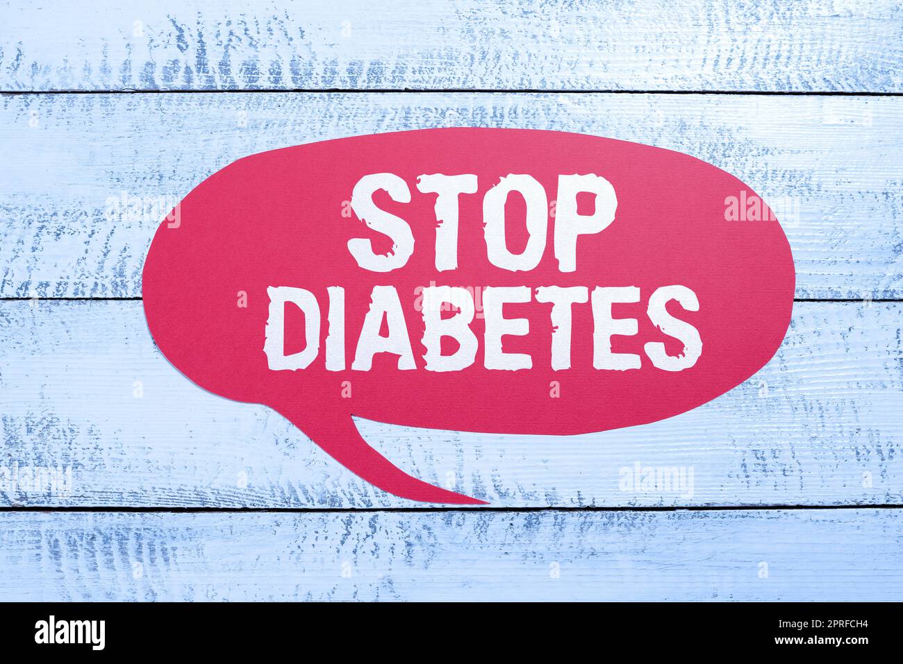 Testo di scrittura a mano Stop Diabetes (Interrompi diabete). Parola per prendersi cura dei vostri livelli di zucchero dieta sana Nutrizione abitudini Signora in vestito tenendo penna simbolizzando successi di lavoro di squadra. Foto Stock