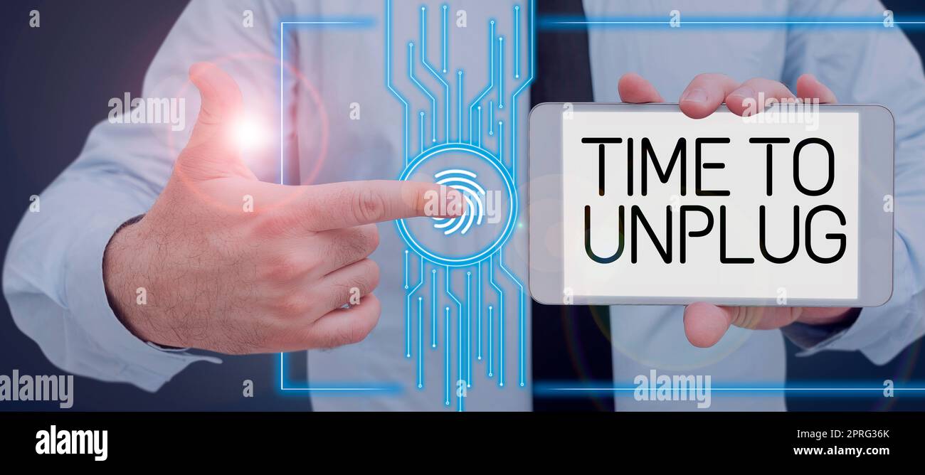 Scrittura manuale segno tempo di scollegamento. Concetto di business relax rinunciare al lavoro disconnettendo da tutto Foto Stock