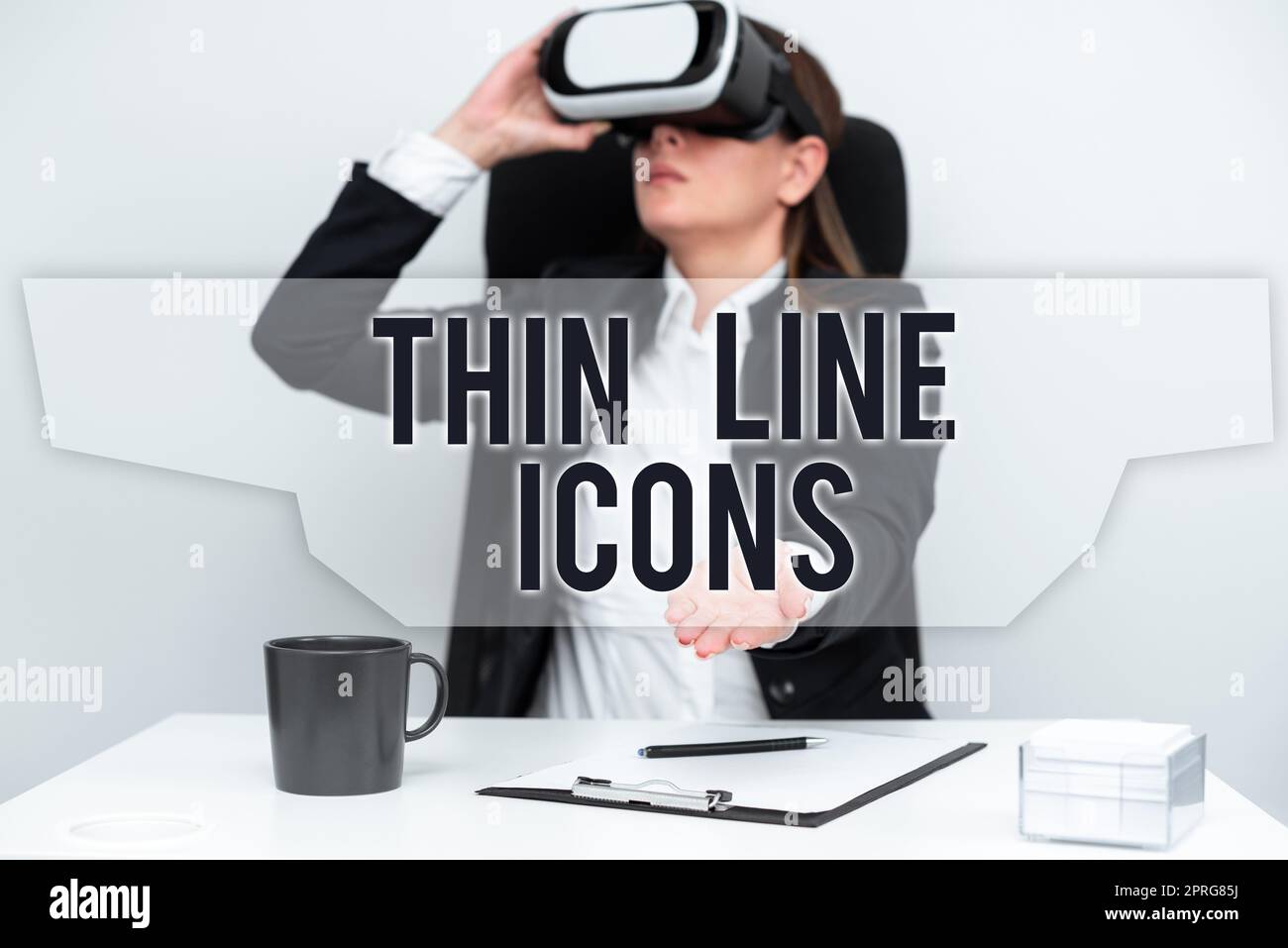 Icone a riga sottile con scritta a mano. Vetrina aziendale simboli utilizzati nei telefoni cellulari e in altre applicazioni, come bottoni da uomo d'affari in tuta che tiene un tablet, che simboleggia il successo del lavoro di squadra. Foto Stock