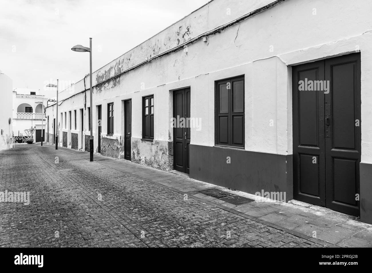 Antiche strade della parte centrale della città. Arrecife. Lanzarote. Isole Canarie. Spagna. Bianco e nero. Foto Stock