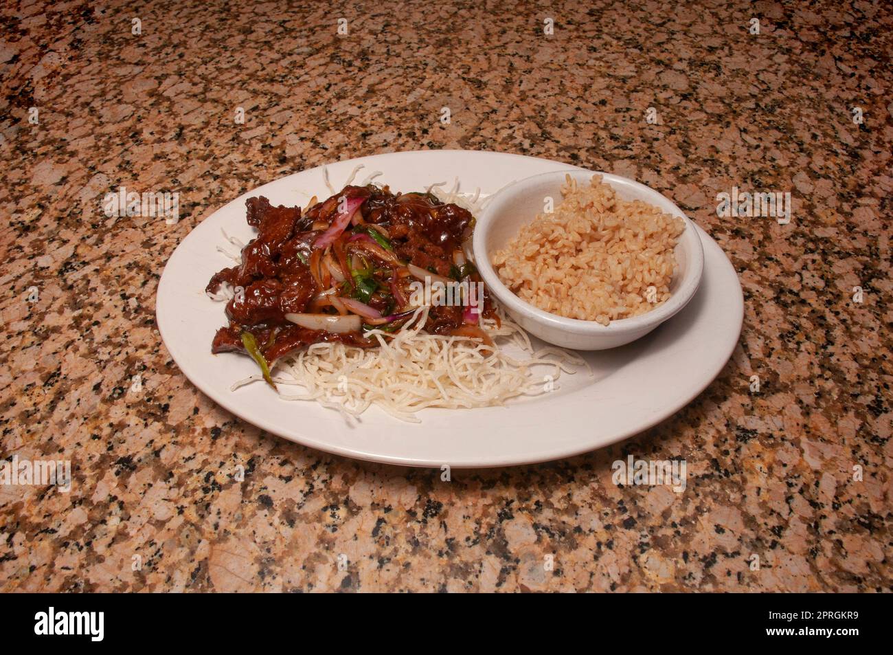 Delizioso autentico piatto cinese conosciuto come mogolion beef Foto Stock