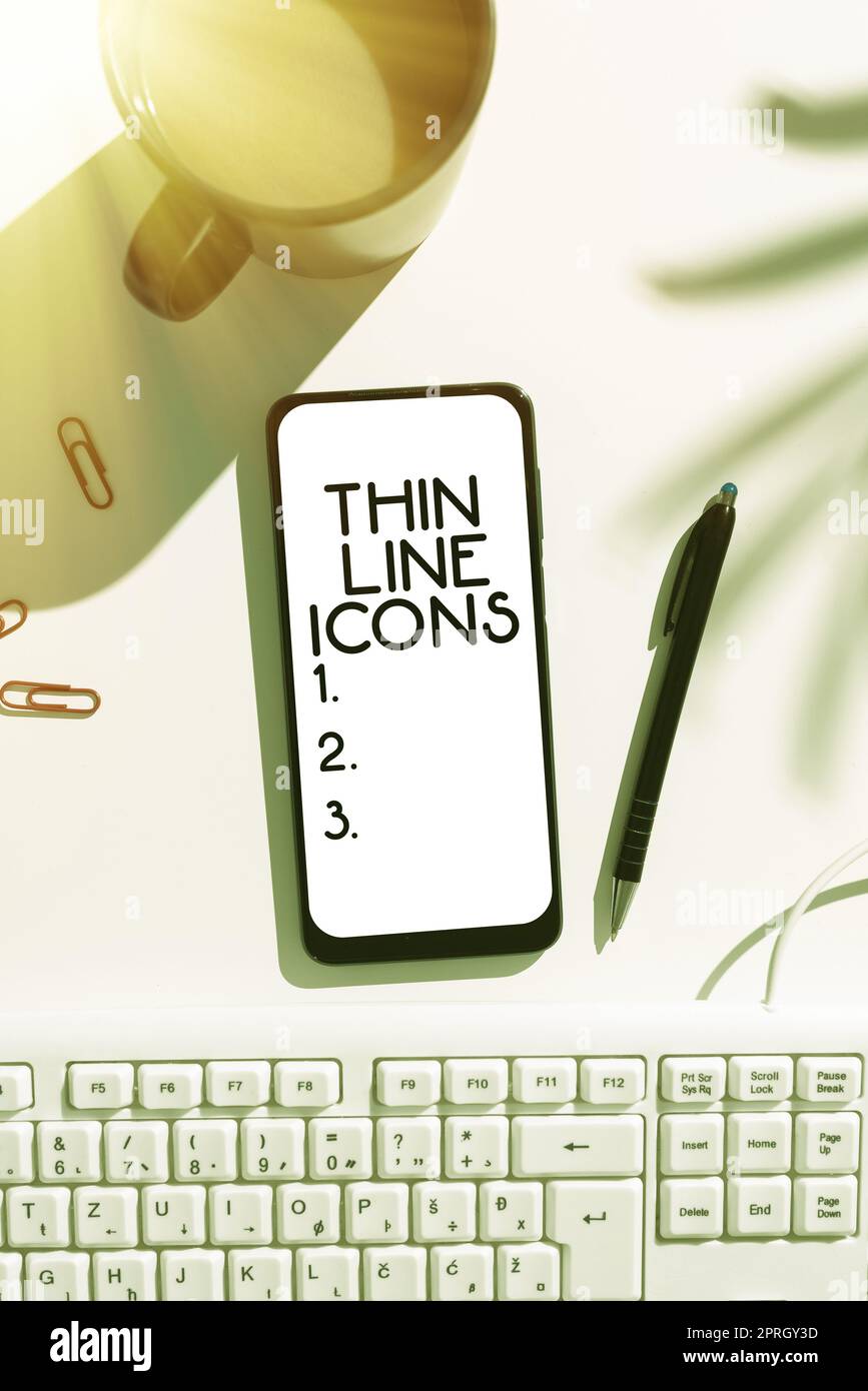 Segno con icone di linea sottile. Simboli concettuali delle foto utilizzati nei telefoni cellulari e in altre applicazioni come i pulsanti Foto Stock