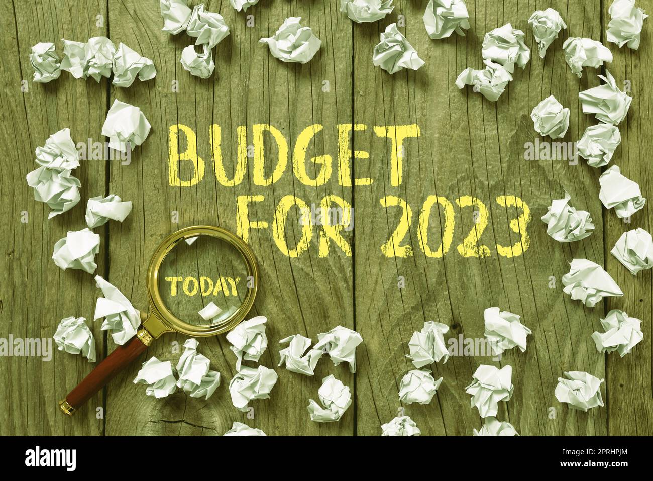 Didascalia di testo che presenta il bilancio per il 2023An previsioni scritte delle entrate e delle spese per il 2023. Approccio aziendale stime scritte delle entrate e delle spese per il 2023 Foto Stock