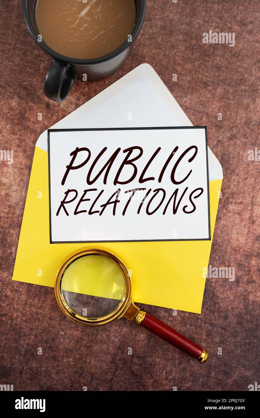 Visualizzazione concettuale relazioni pubbliche gestendo la diffusione delle informazioni tra i singoli individui. Esercitazione per vetrina aziendale nella gestione della diffusione delle informazioni tra i singoli individui Foto Stock