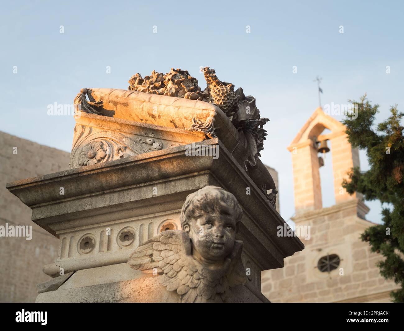 Cimitero nel centro storico di sibenik Foto Stock