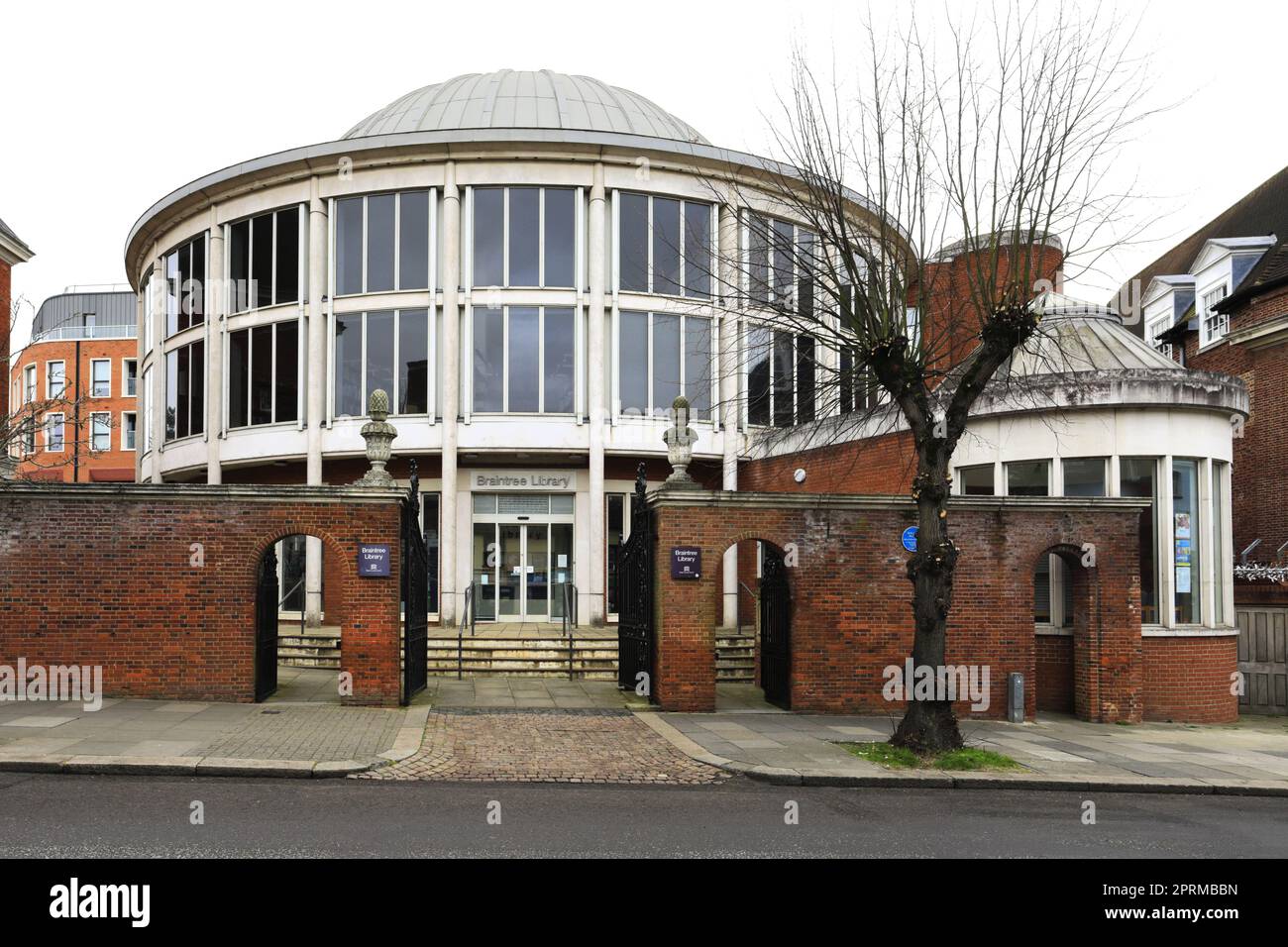 L'edificio Braintree Library, Braintree Town, Essex, Inghilterra, Regno Unito Foto Stock