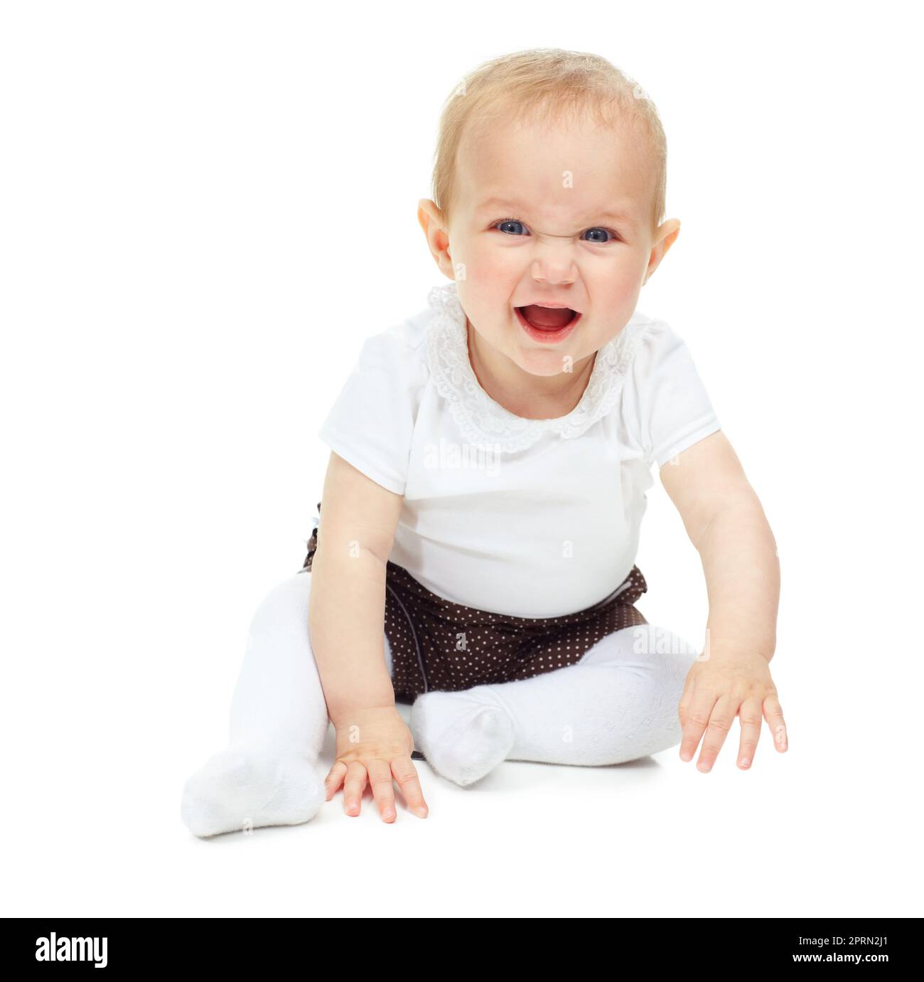 Ehi. Una bella bambina isolata su uno sfondo bianco Foto Stock