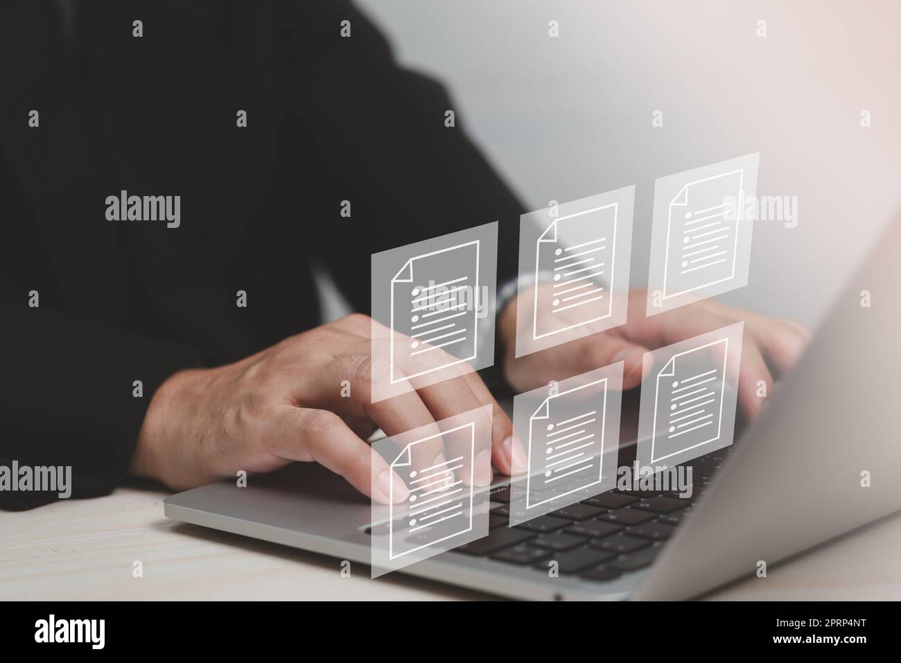 Schermo virtuale del sistema di gestione delle informazioni aziendali DMS (Digital Document Management System). Foto Stock