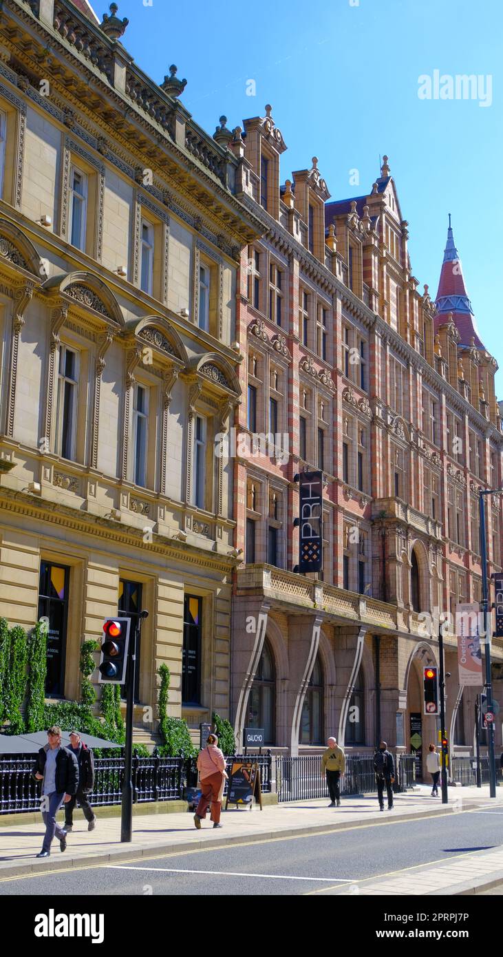 Il Park Row è un centro finanziario nel centro di Leeds, Regno Unito Foto Stock