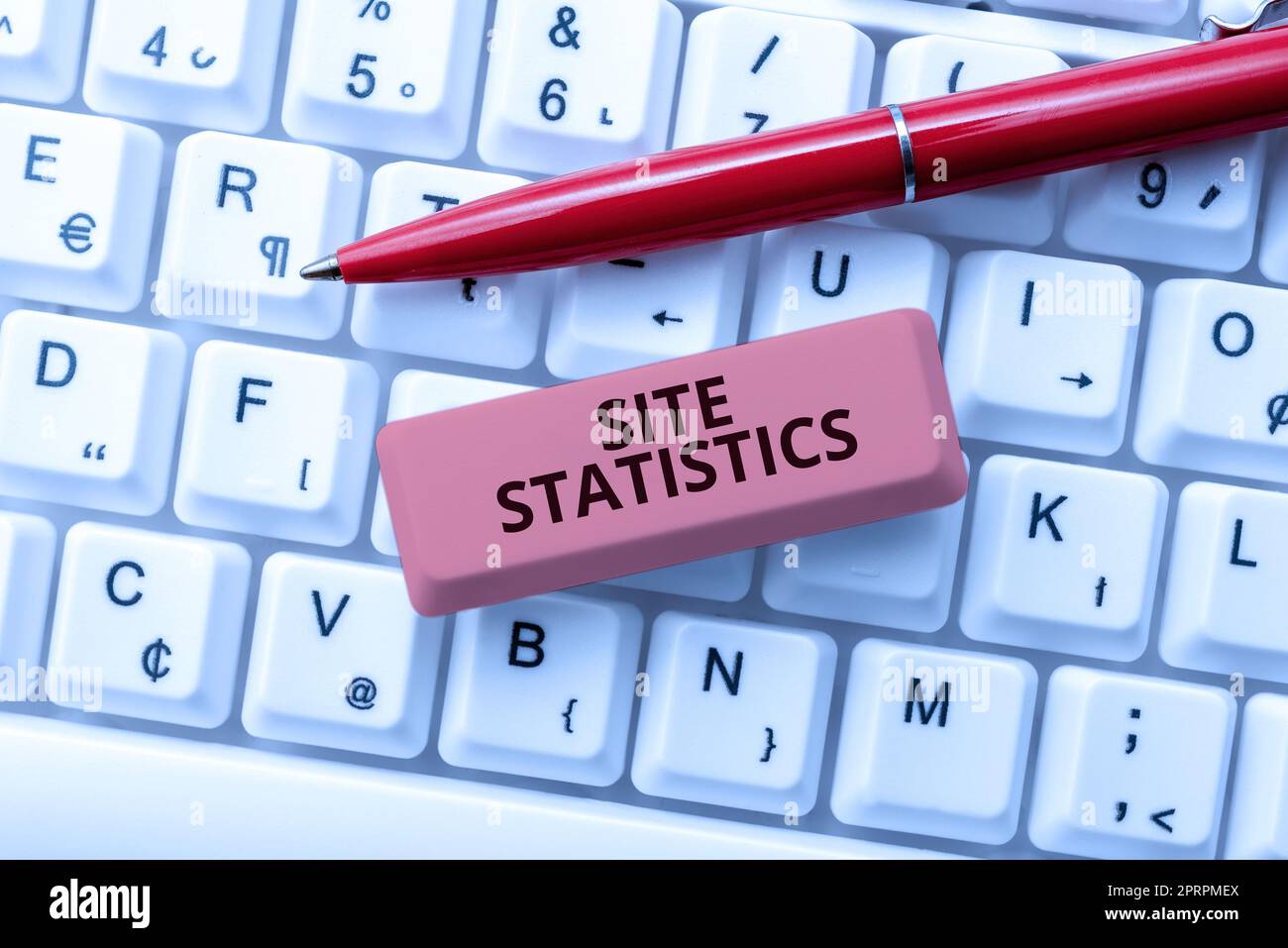 Cartelli con i veicoli di servizio navetta, come gli autobus, viaggiano spesso tra due luoghi. Misurazione del concetto Internet del comportamento dei visitatori di determinati siti Web Foto Stock