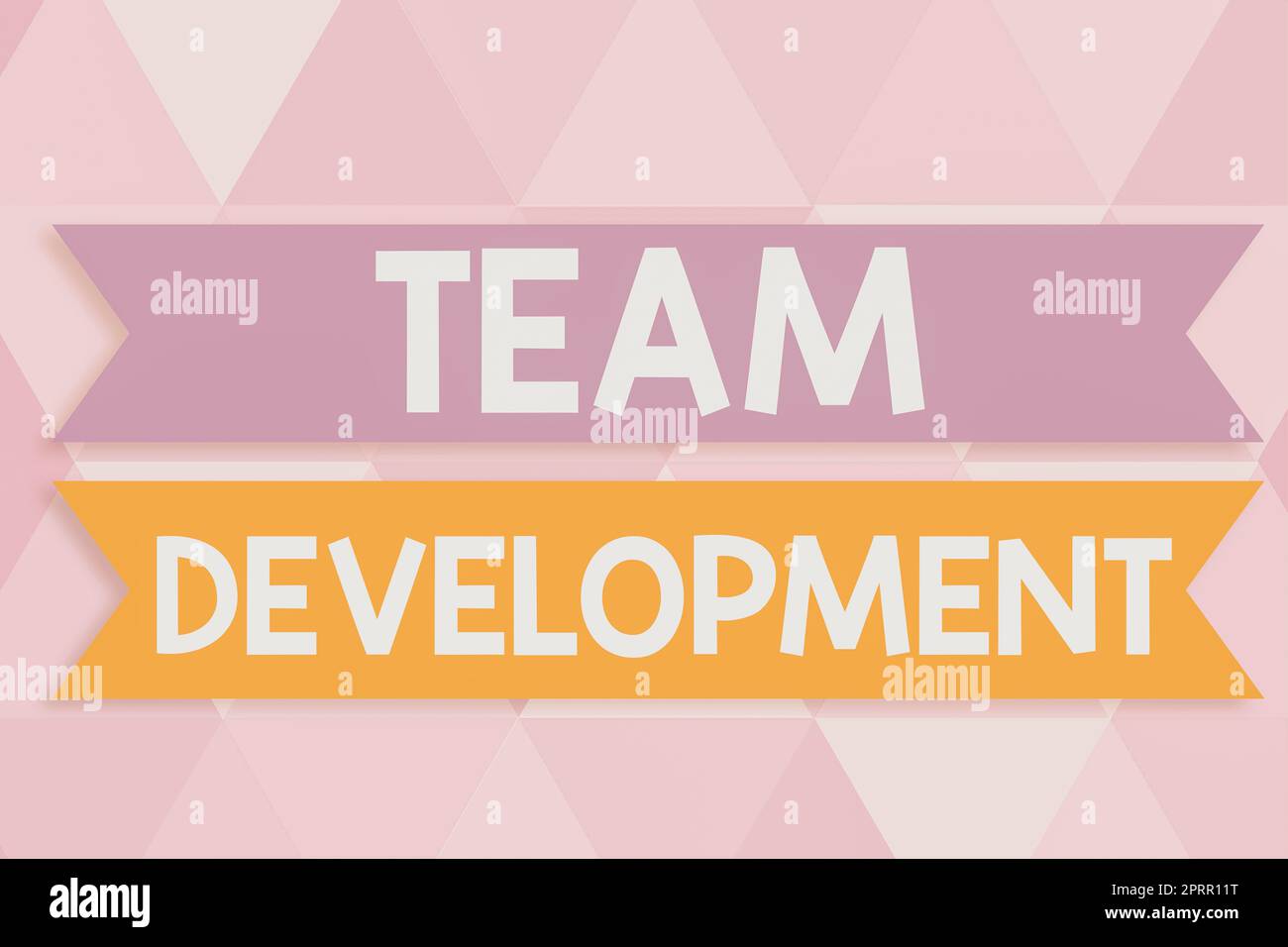 Scrittura visualizzazione del testo Team DevelopmentScoprite perché e come i piccoli gruppi cambiano nel tempo con i grafici. Concetto aziendale Scoprite perché e come i piccoli gruppi cambiano nel tempo con i grafici Foto Stock