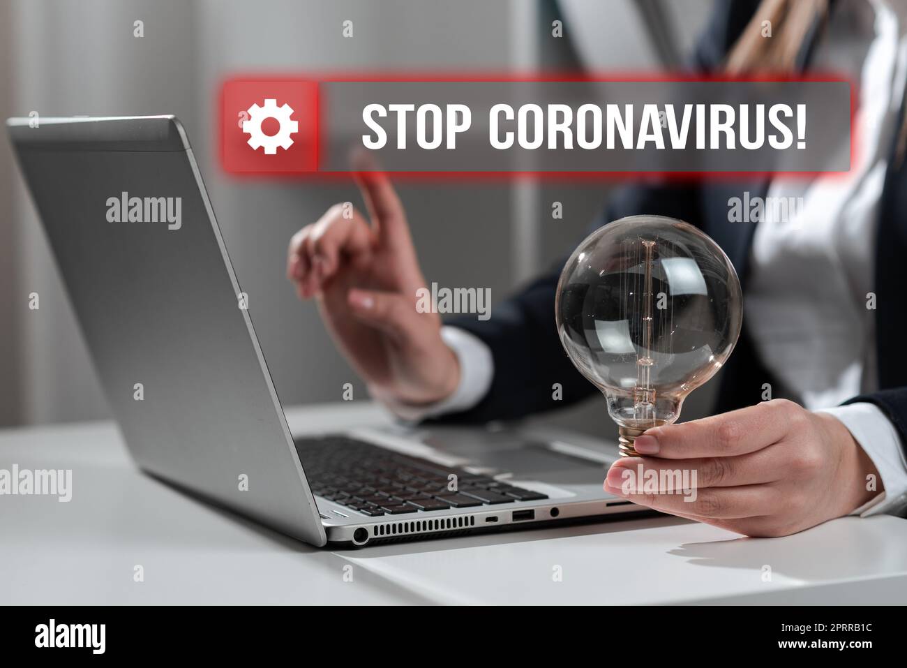 Segno di testo che mostra Stop Coronavirus, approccio aziendale che sostiene contro la pratica di aborto ProLife movimento imprenditore in tuta tablet Foto Stock