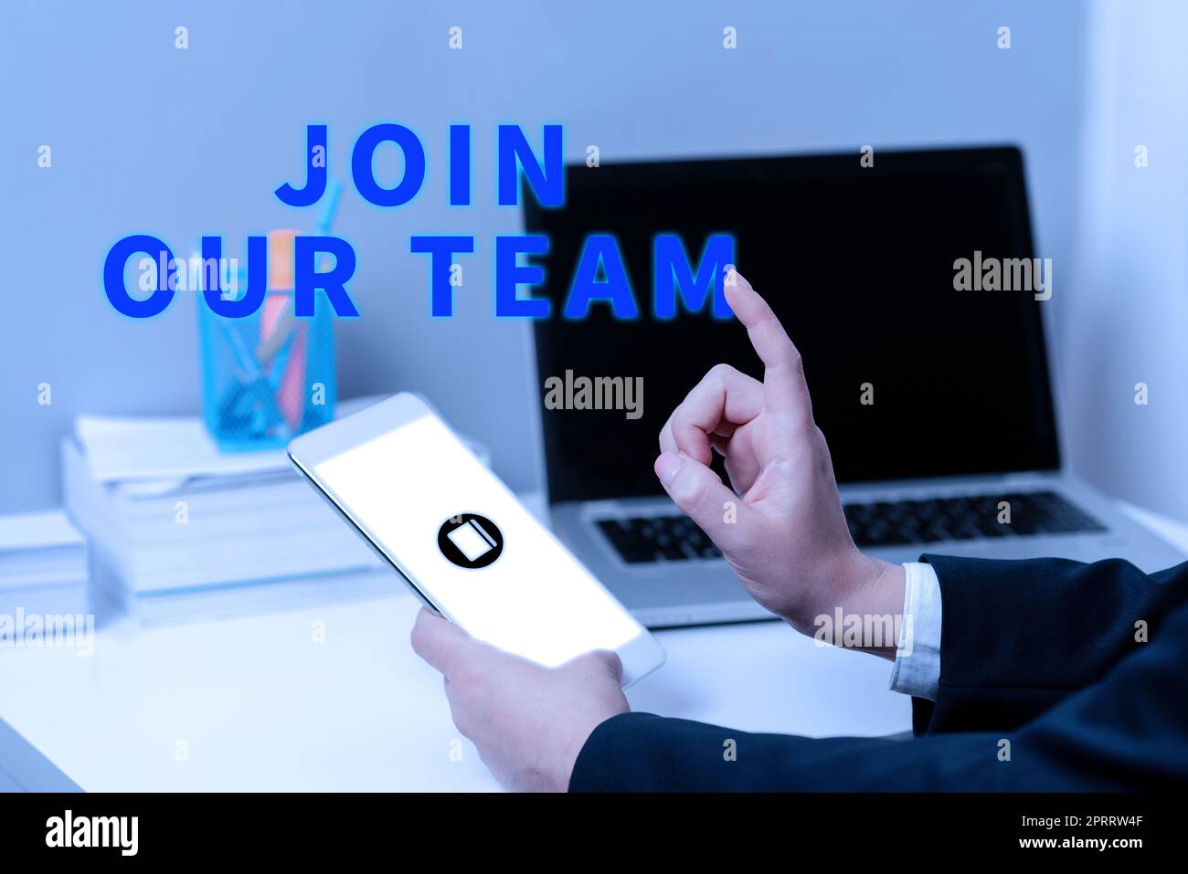 Scrittura testo visualizzato Unisciti al nostro team, Word for Allied associate Lavora con noi nuovo dipendente assunto arruolato Foto Stock