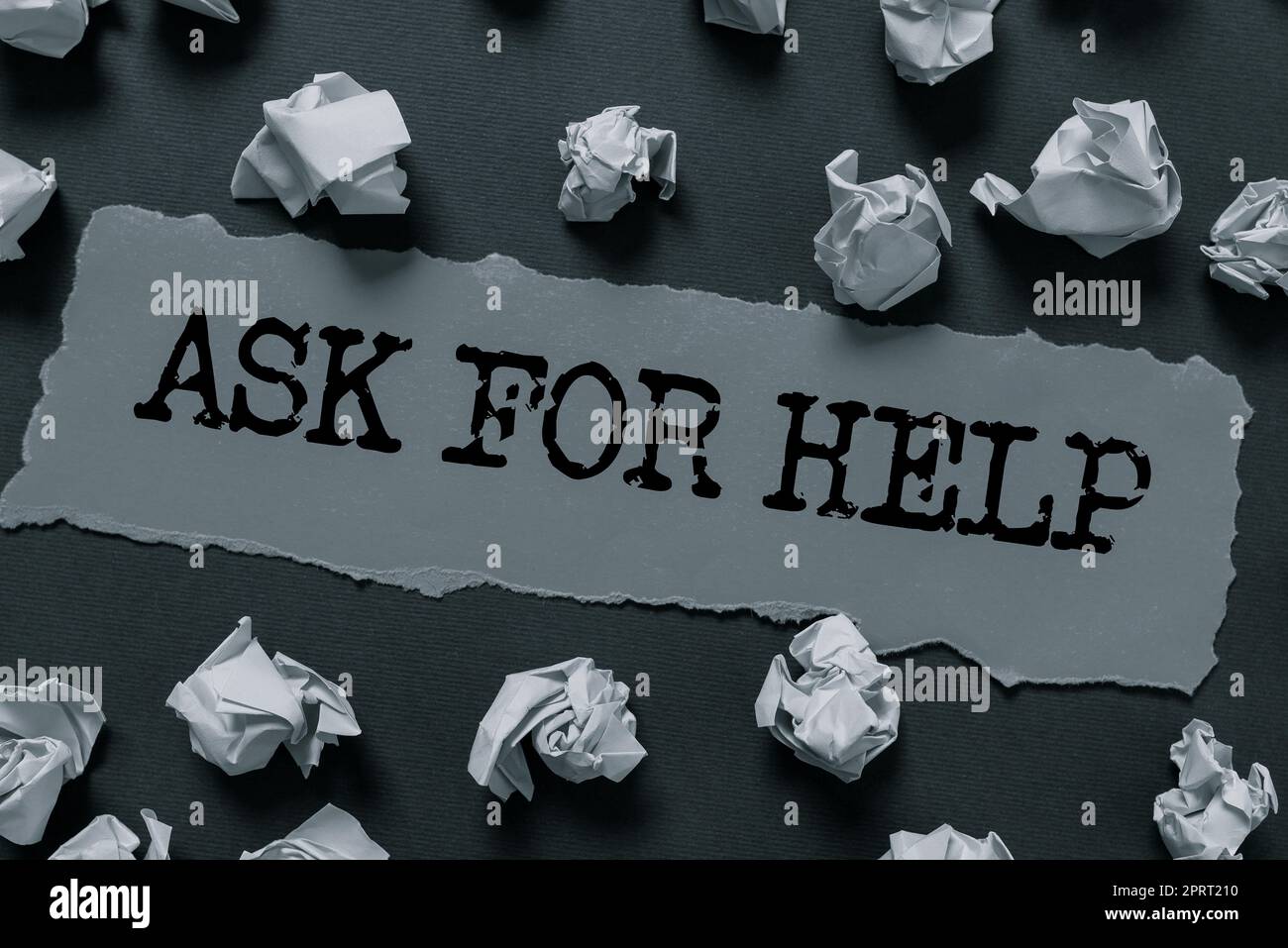 Segno di scrittura della mano chieda aiuto. Parola scritta su richiesta di assistenza necessaria consulenza professionale Foto Stock