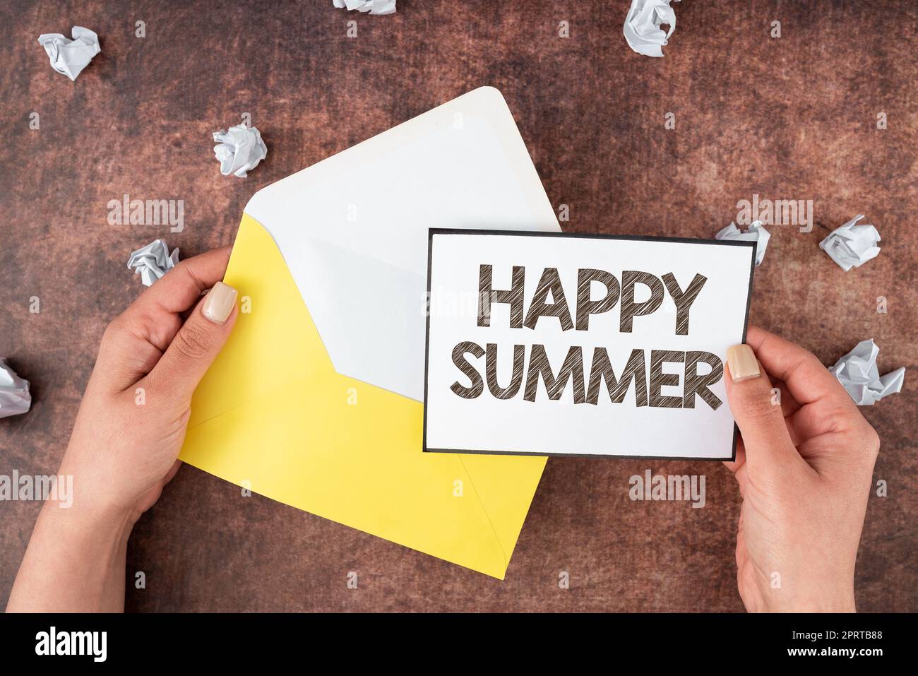 Ispirazione mostrando segno Happy Summer. Business vetrina spiagge Sunshine relax caldo Sunny Season Solstice Foto Stock