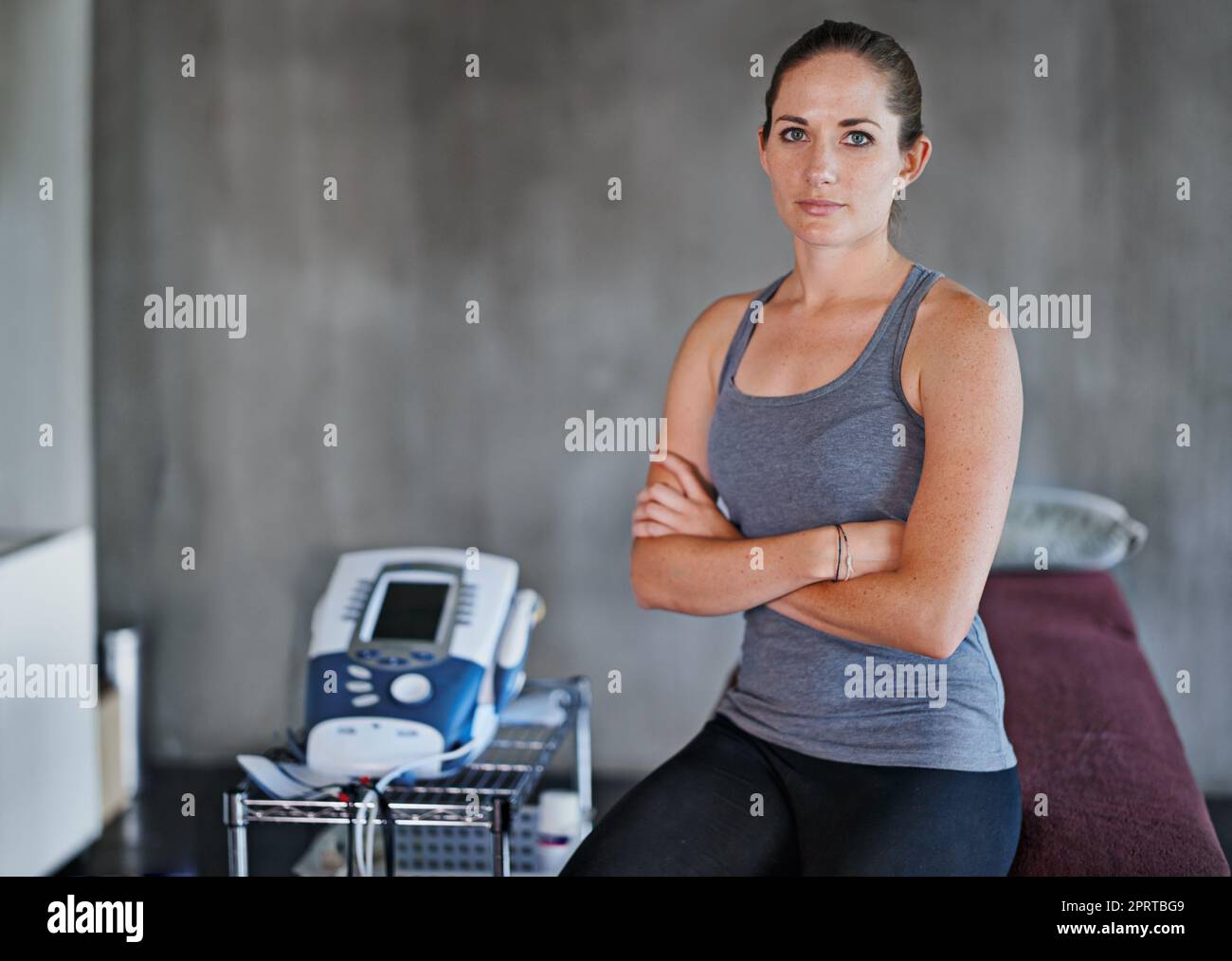 La salute dei miei pazienti è la cosa più importante. Ritratto di una fisioterapista femminile. Foto Stock