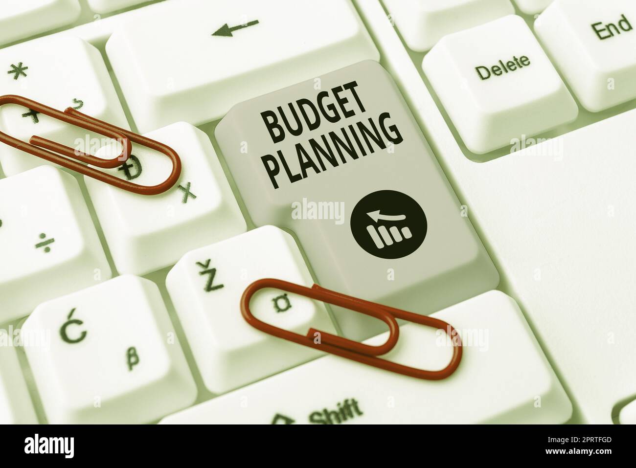 Testo che mostra l'ispirazione pianificazione del budget la descrizione scritta delle spese attuali e future. Business presenta la descrizione scritta delle spese correnti e future Foto Stock