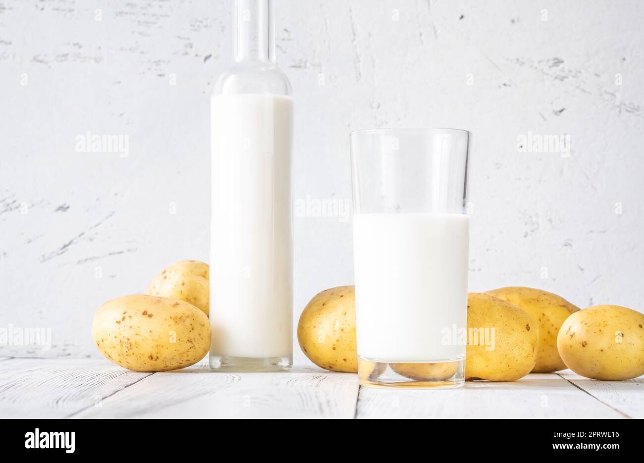 Bottiglia di latte di patate Foto Stock