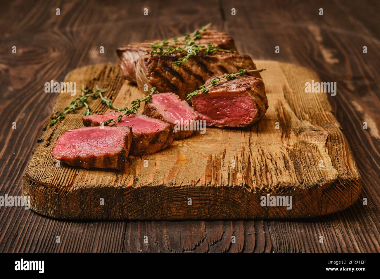 Bistecca di manzo alla griglia con tri tip, media rara Foto Stock