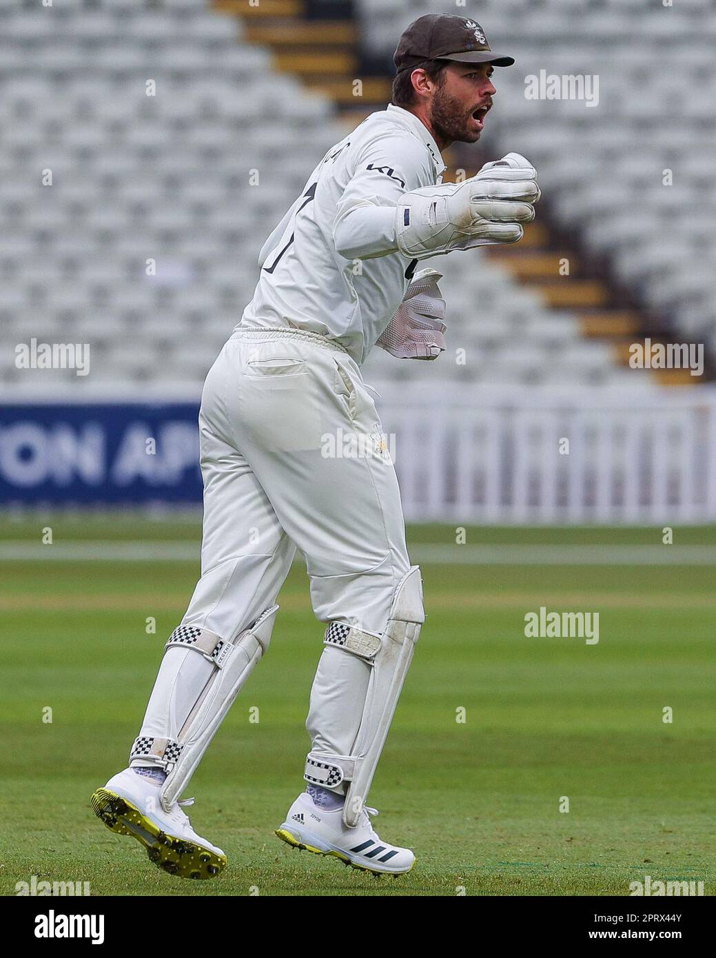 A Edgbaston, Birmingham, Regno Unito, il 27 aprile 2023 allo stadio Edgbaston. Nella foto è raffigurato: Il guardiano del ricket del Surrey, ben Foakes durante il giorno 1 di gioco nel gioco LV= Insurance County Cup tra il Warwickshire County Cricket Club & Surrey Image è solo per uso editoriale, credito a Stu Leggett tramite Alamy Live News Foto Stock