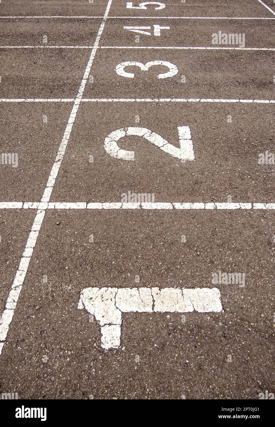 Particolare della pista di atletica all'aperto, dello sport e della competizione Foto Stock