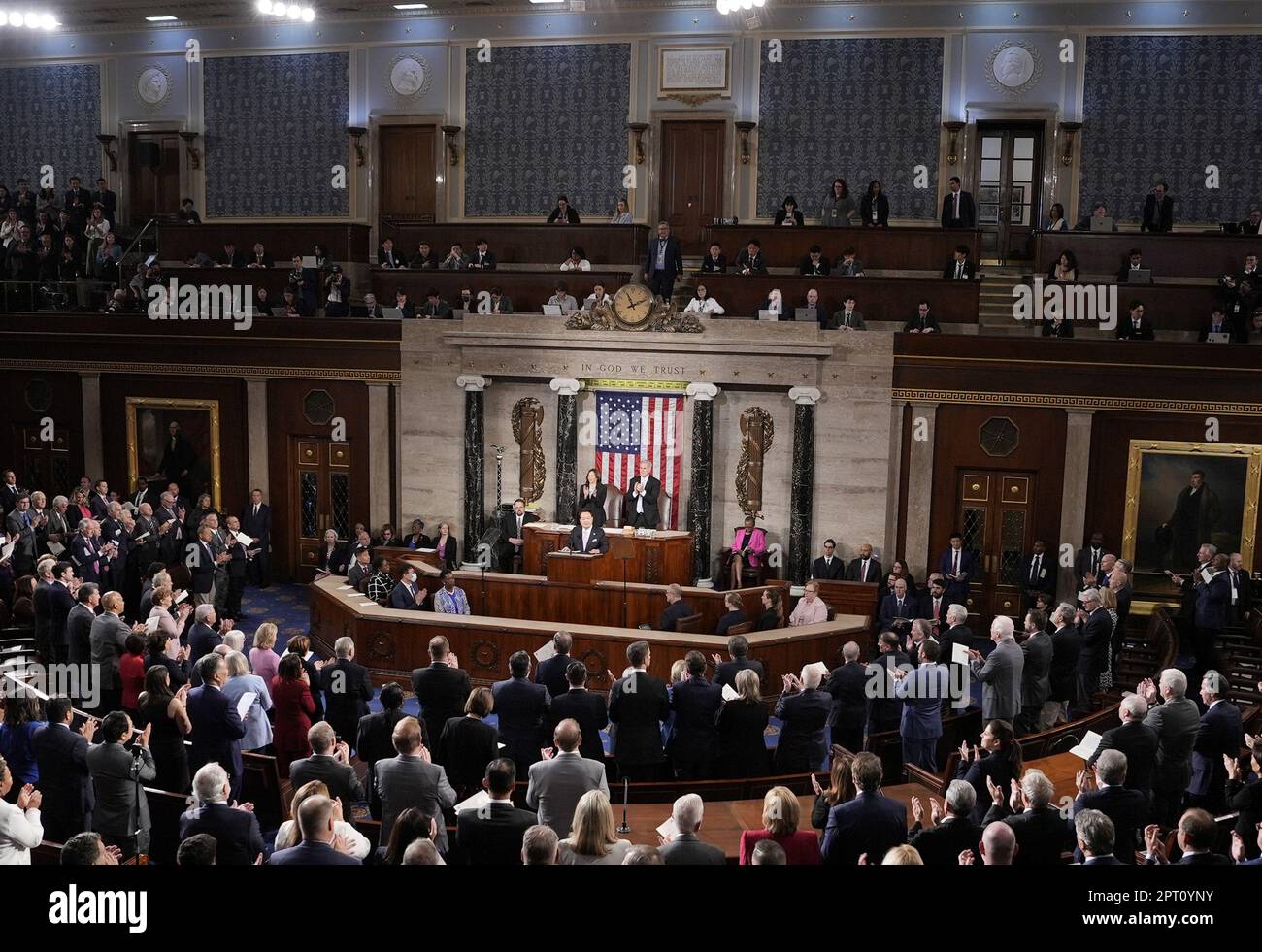 Washington, Stati Uniti. 27th Apr, 2023. Il presidente sudcoreano Yoon Suk Yeol consegna un discorso a una sessione congiunta del Congresso negli Stati Uniti Campidoglio a Washington DC Giovedì, 27 aprile 2023. Il presidente Joe Biden e il presidente Yoon hanno annunciato un nuovo piano chiave il mercoledì con l'obiettivo di scoraggiare l'aggressione nordcoreana. Foto di Ken Cedeno/UPI Credit: UPI/Alamy Live News Foto Stock