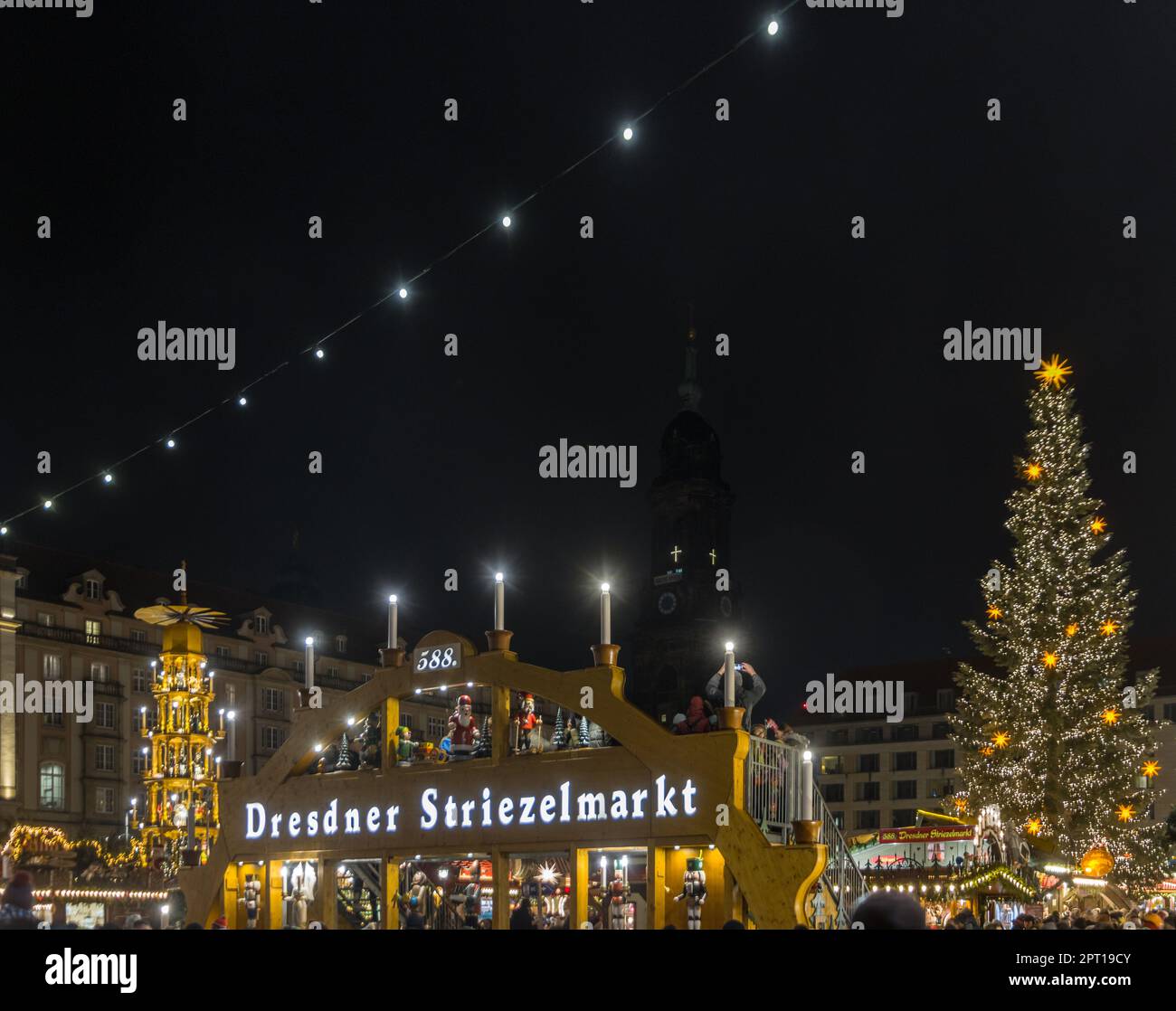Mercato natalizio FALMOS Striezelmarkt a Dresda, Germania Foto Stock