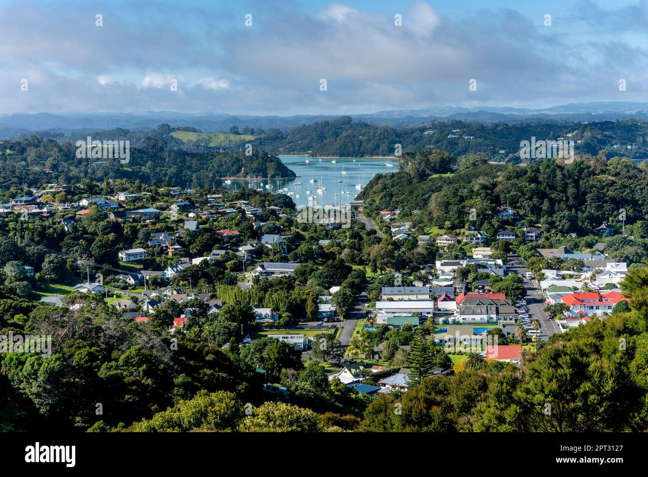 Una vista elevata della città di Russell, Bay of Islands, Northland, Nuova Zelanda Foto Stock