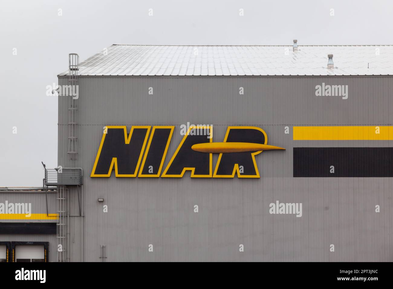 Il logo sull'edificio del NIAR (National Institute for Aviation Research) a Wichita, Kansas, USA. Foto Stock