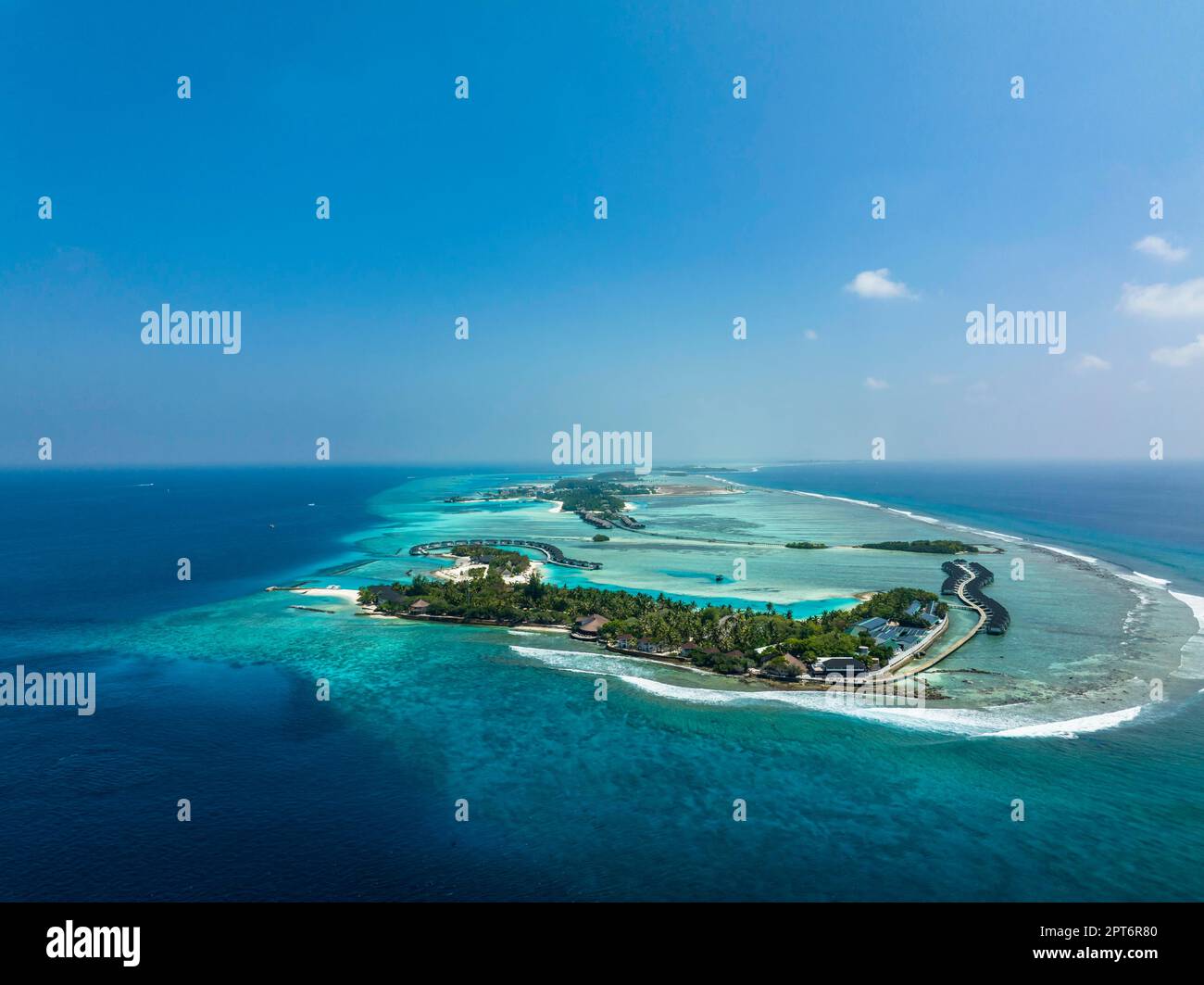 Vista aerea, Kanuhuraa, cannella Dhonveli Maldive, con spiagge e bungalow acqua, North Male Atoll, Oceano Indiano, Maldive Foto Stock