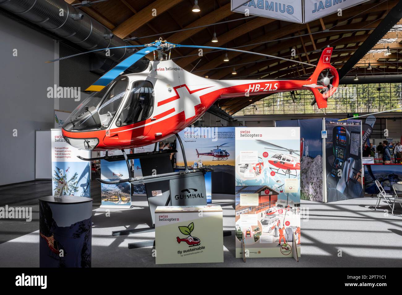 Elicottero leggero Cabri G2 del costruttore francese Guimbal, mostra della compagnia aerea svizzera Swiss Helicopter AG. Fiera Internazionale Foto Stock