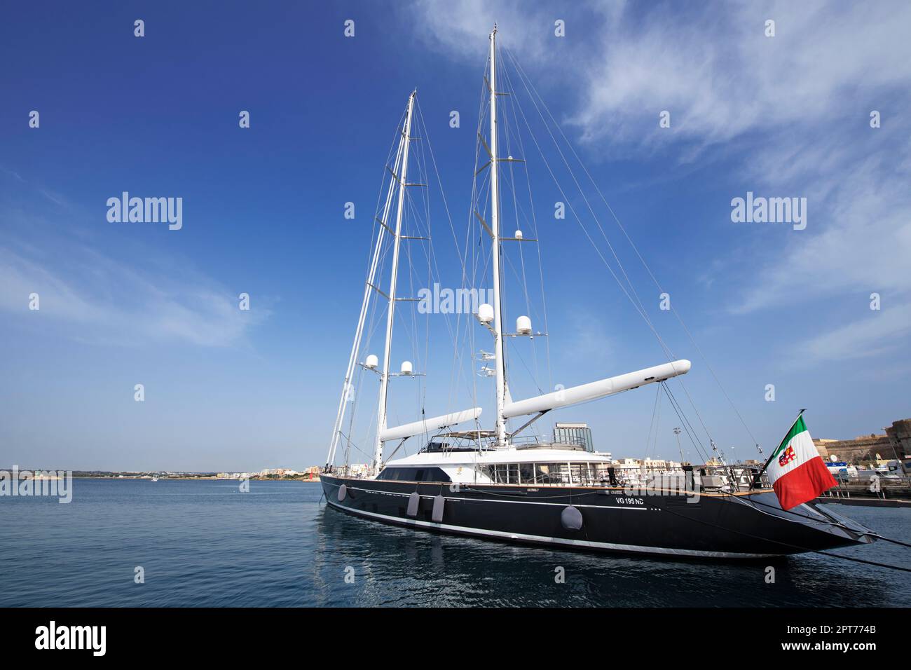 Yacht di lusso sette in porto, Gallipoli, provincia di Lecce, Puglia, Italia Foto Stock