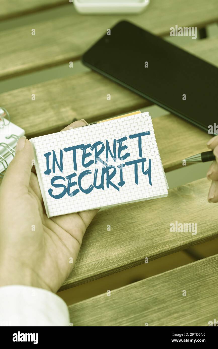 Firma visualizzazione di Internet Security, Word scritto su processo per proteggere da attacchi su Internet Foto Stock