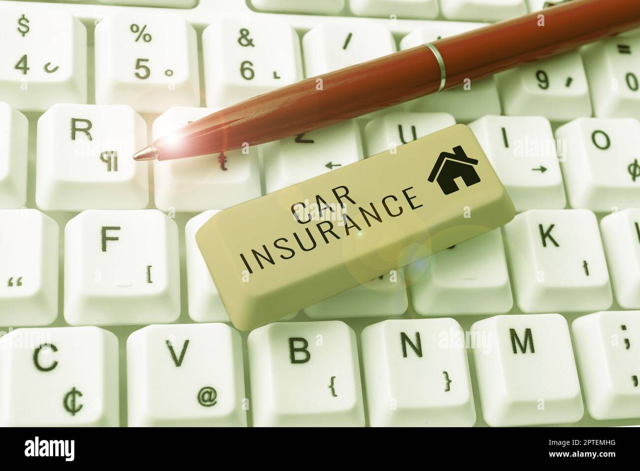 Scrittura della mano segno assicurazione auto, copertura di incidenti di approccio commerciale Politica completa garanzia del veicolo a motore Foto Stock