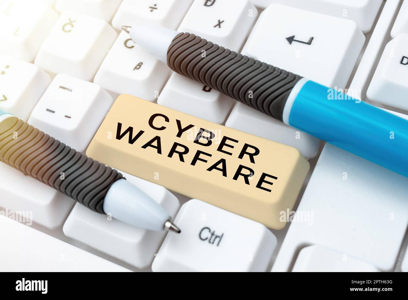 Visualizzazione concettuale Cyber Warfare, Business idea Guerra virtuale hacker sistema attacchi Ladro digitale Stalker Foto Stock