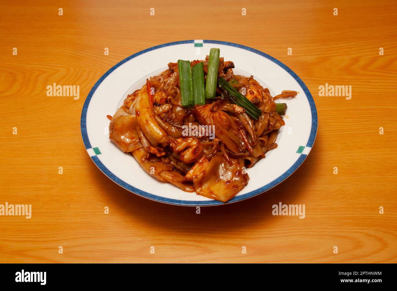 Delizioso piatto cinese noto come gamberetti chow divertimento Foto Stock